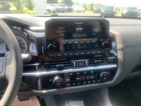 New 2025 Nissan Pathfinder SL image 14
