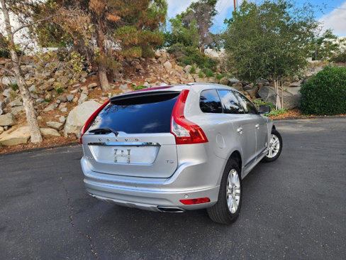 Used 2016 Volvo XC60 T5 Premier w/ Proximity Package image 7