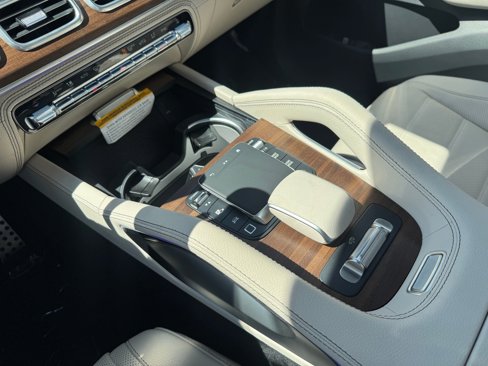 New 2026 Mercedes-Benz GLS 580 4MATIC image 16