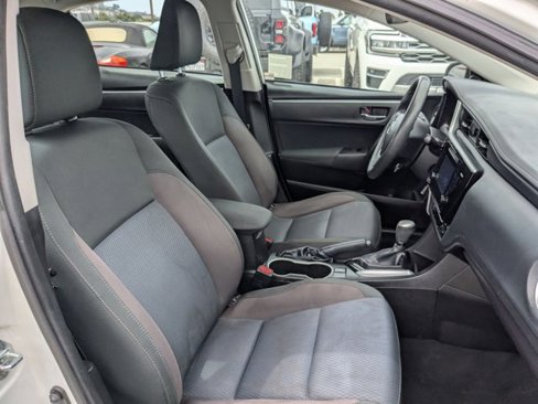 Used 2017 Toyota Corolla LE image 17