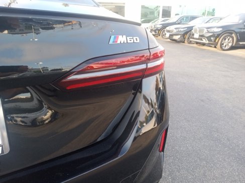Used 2024 BMW i5 M60 w/ Executive Package image 10