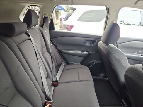 Used 2024 Nissan Rogue S image 10