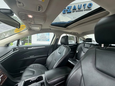 Used 2020 Ford Fusion Titanium image 19