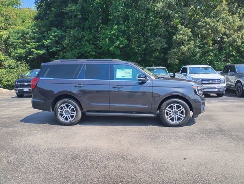 New 2025 Ford Expedition Active image 2