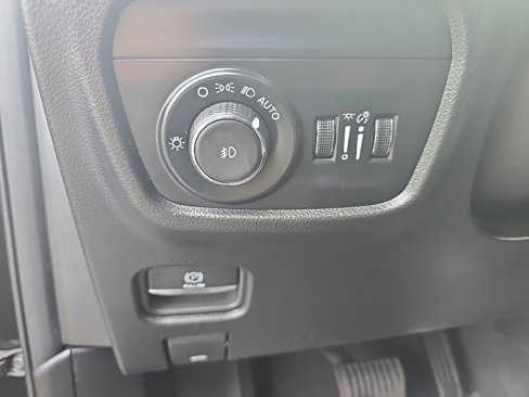 Used 2024 Jeep Grand Cherokee L Limited w/ Luxury Tech Group II image 30