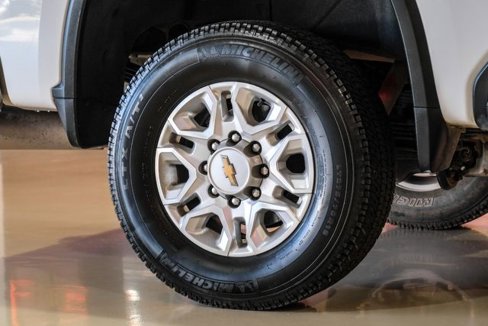 Used 2024 Chevrolet Silverado 2500 LT image 47