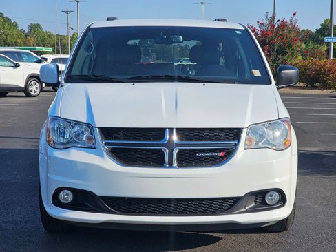 Used 2017 Dodge Grand Caravan SXT image 3