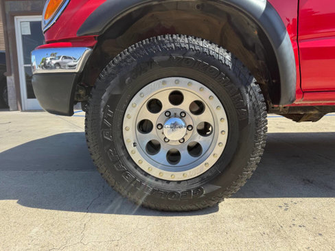 Used 2004 Toyota Tacoma PreRunner image 18