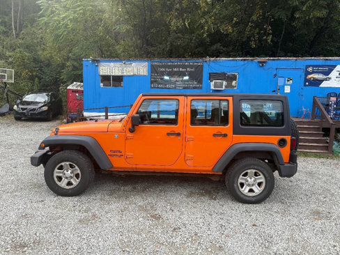 Used 2013 Jeep Wrangler Unlimited Sport image 2