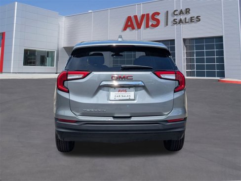 Used 2024 GMC Terrain SLE image 7