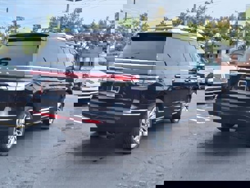 New 2022 Lincoln Navigator 4WD image 30