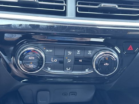New 2026 Chevrolet Trax RS w/ Sunroof Package image 30