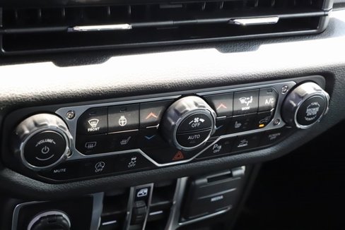 New 2025 Jeep Gladiator Willys image 30
