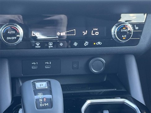 New 2025 Mitsubishi Outlander SE image 24