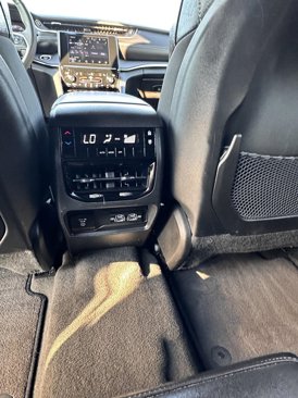 Used 2024 Jeep Grand Cherokee L Laredo image 15