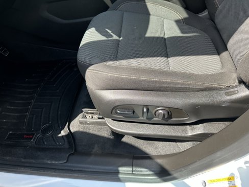 Used 2021 Chevrolet Traverse LT image 13