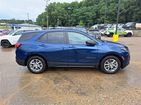 Used 2022 Chevrolet Equinox LS w/ LS Convenience Package image 6