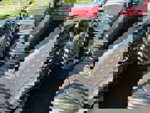 New 2025 Chrysler Pacifica Select w/ Fav Edition Package image 8