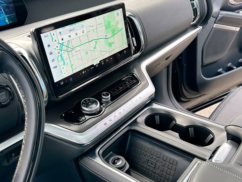 New 2025 Ford Expedition Platinum image 10