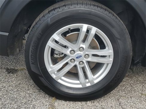 Certified 2023 Ford Explorer XLT image 5