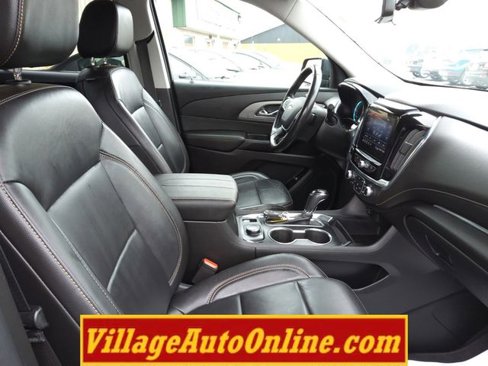 Used 2020 Chevrolet Traverse LT w/ LT Premium Package image 34