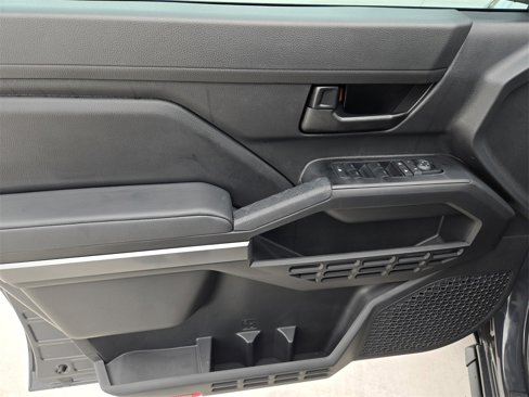 Used 2025 Toyota Tacoma SR5 image 19