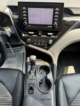 Used 2021 Toyota Camry SE image 15
