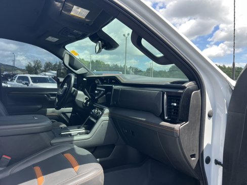 Used 2024 GMC Sierra 2500 AT4 w/ AT4 Preferred Package image 12