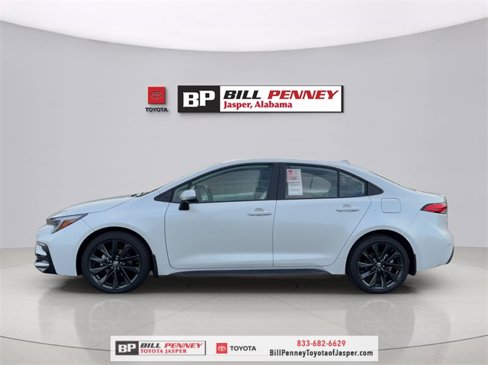 New 2026 Toyota Corolla SE image 2