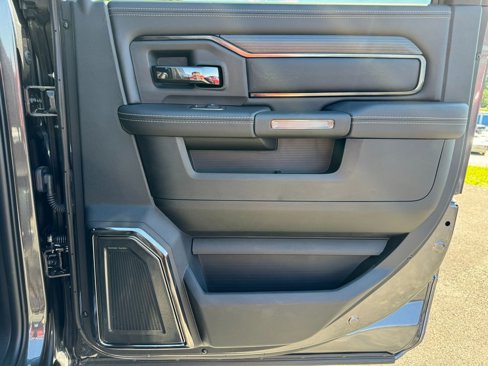 Used 2024 RAM 2500 Limited image 15