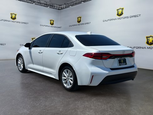 Used 2025 Toyota Corolla LE image 3
