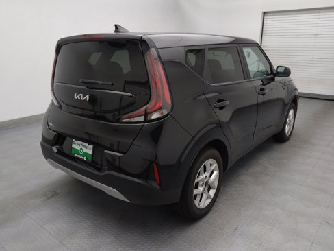 Used 2023 Kia Soul LX w/ LX Technology Package image 9
