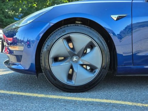 Used 2020 Tesla Model 3 Standard Range Plus image 41