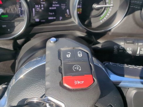 Used 2022 Jeep Wrangler Unlimited Sahara w/ Cold Weather Group image 30