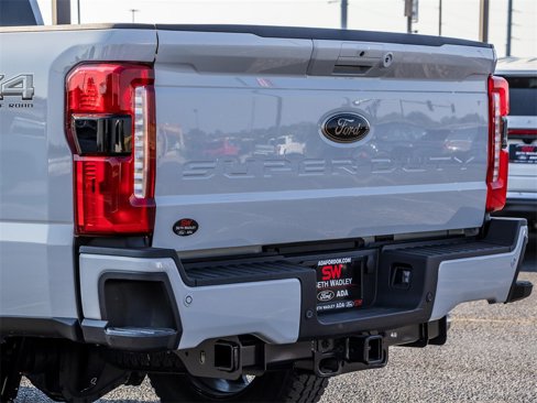 New 2026 Ford F250 Lariat w/ Black Appearance Package image 9