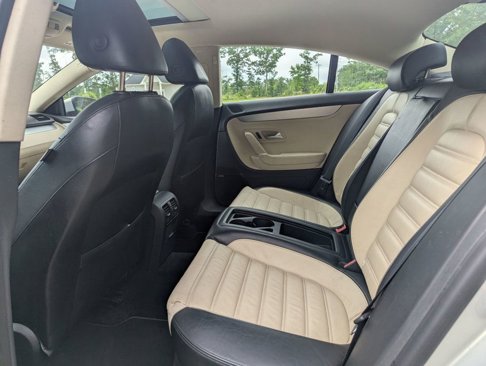 Used 2010 Volkswagen CC Luxury image 18