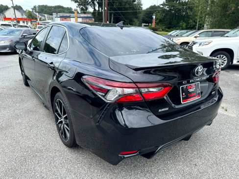 Used 2021 Toyota Camry SE image 5
