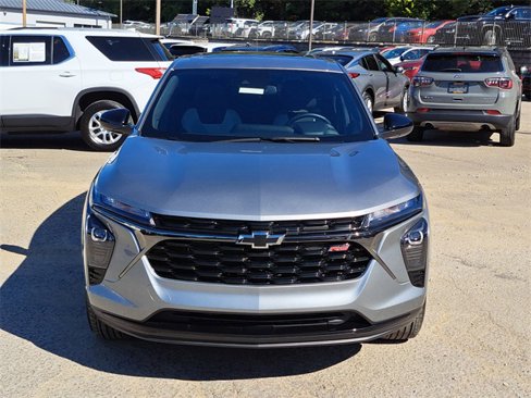 Used 2025 Chevrolet Trax RS w/ Sunroof Package image 8