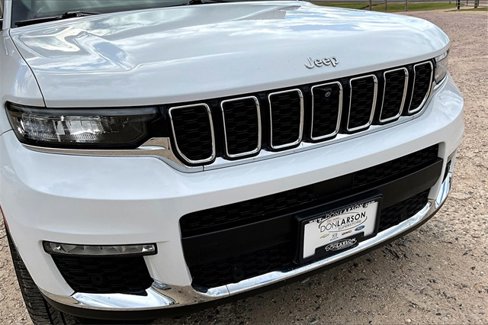 Used 2022 Jeep Grand Cherokee L Limited w/ Luxury Tech Group II image 10