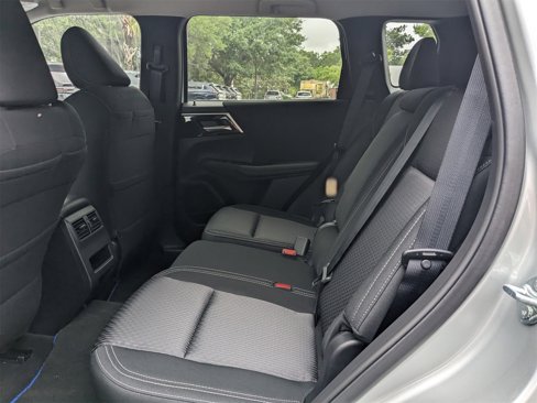 New 2025 Mitsubishi Outlander ES image 13