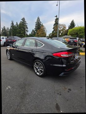 Used 2019 Ford Fusion Titanium image 3