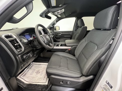 New 2026 RAM 1500 4x4 Crew Cab image 4