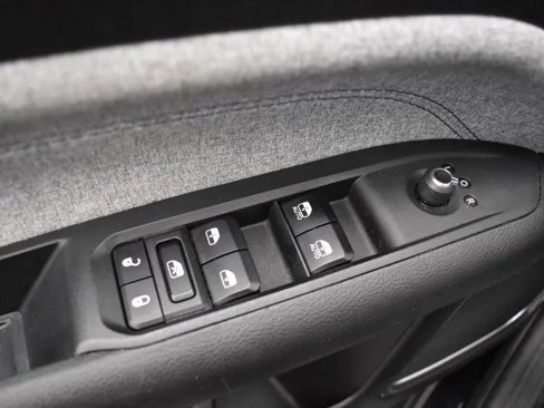 Used 2024 Jeep Compass Latitude image 21