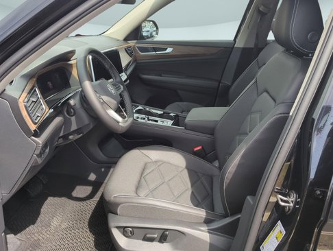 New 2025 Volkswagen Atlas SE image 4