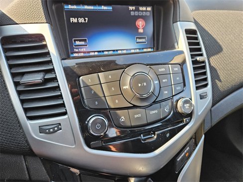 Used 2016 Chevrolet Cruze LT w/ Technology Package image 18