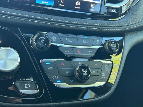 New 2025 Chrysler Pacifica Select image 39