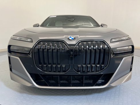New 2026 BMW 740i w/ Executive Package image 6