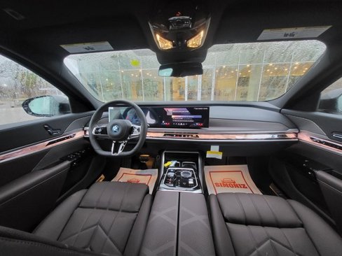 New 2025 BMW i7 xDrive60 image 15
