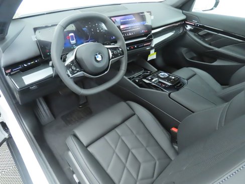 Used 2025 BMW 530i image 10