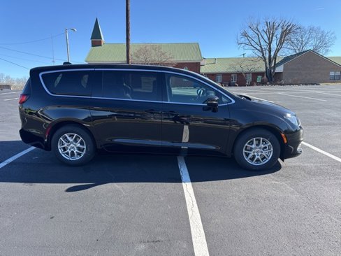 New 2025 Chrysler Voyager LX image 8